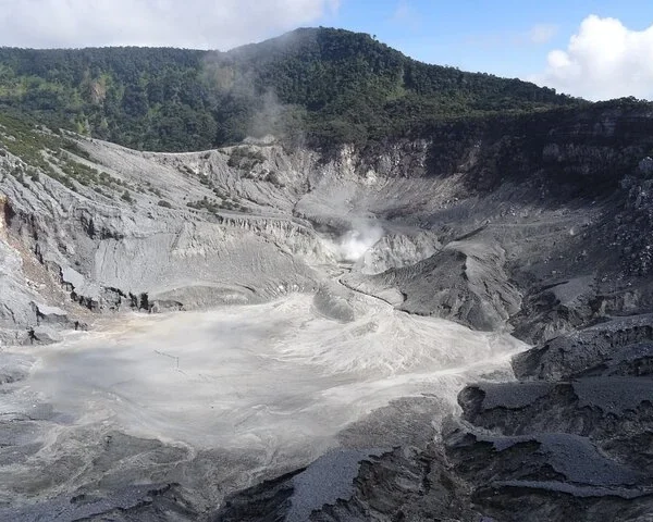 Jakarta Day Trip – Visit Active Volcano, Rice Field, Hot Spring, Fruit market & Tea Plantation