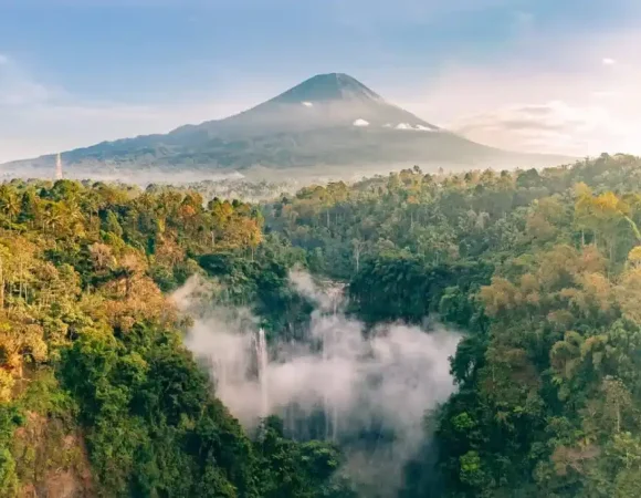 7 Reasons Why You Should Explore Java Before Going to Bali