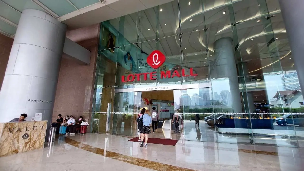 Lotte Shopping Avenue