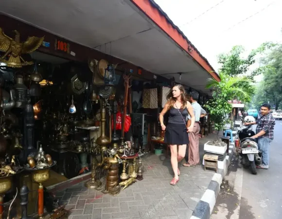 Surabaya Street in Jakarta: Where Antiques Tell Stories