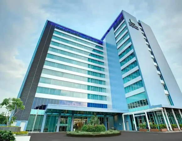 Hotel Holiday Inn Jakarta Kemayoran – Affordable Luxury Stay Near JIExpo